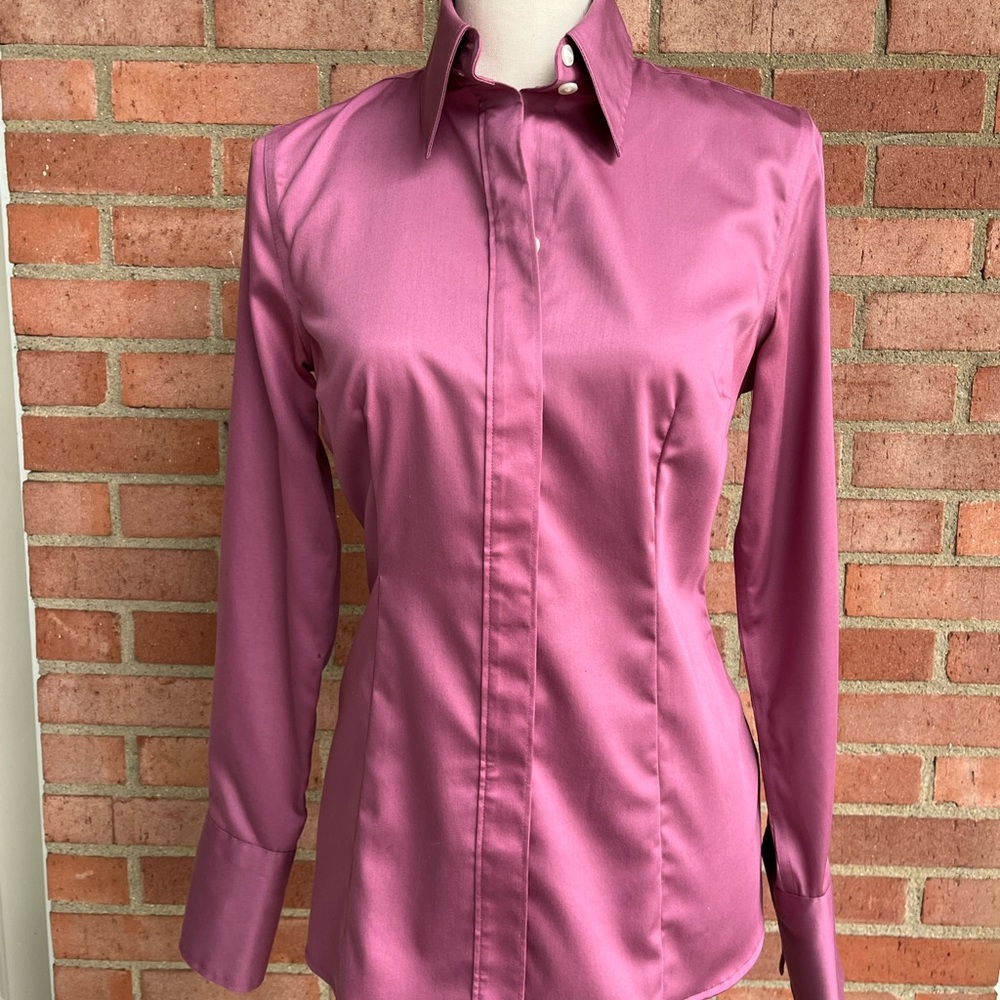 Non-iron fitted pink button down shirt